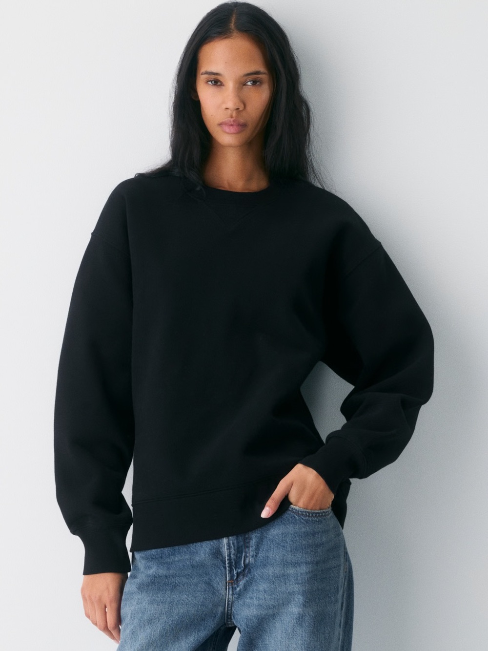 TNA Aritzia Super Fleece Crew Neck in Black Women’s Size XS Cozy Streetwear Fall